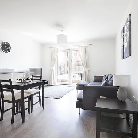 Campbell Park - City Stay Apartments มิลตันคีนส์ ภายนอก รูปภาพ