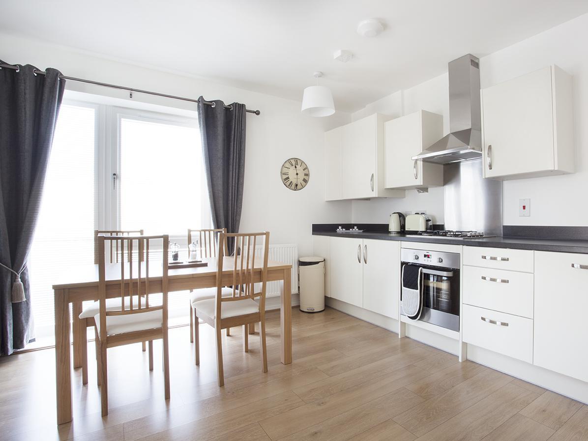Campbell Park - City Stay Apartments มิลตันคีนส์ ภายนอก รูปภาพ